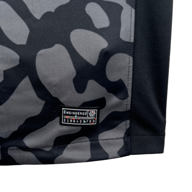 Camisa Paris Saint-Germain III 23/24 - Torcedor Nike Masculina - Preta com detalhes em cinza