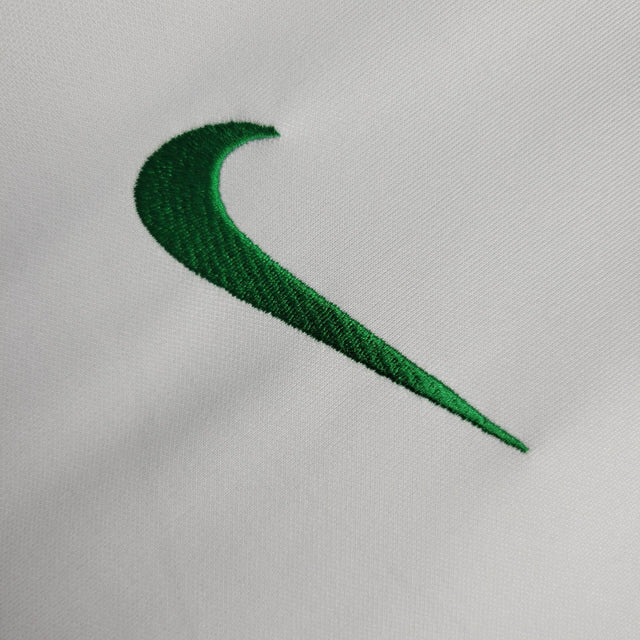 Camisa Sporting Lisboa Edição comemorativa 60 anos 24/25 - Torcedor Nike Masculina - Branca com detalhes em verde
