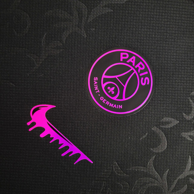 Camisa Paris Saint-Germain Edição especial 24/25 - Torcedor Nike Masculina - Preto com detalhes em rosa