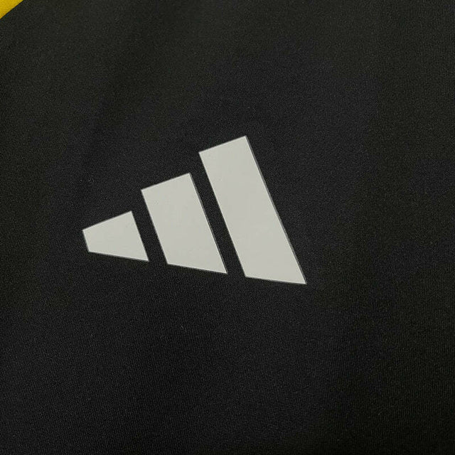 Camisa Atlético Mineiro Treino 25/26 - Torcedor Adidas Masculina - Preta com detalhes em amarelo e laranja