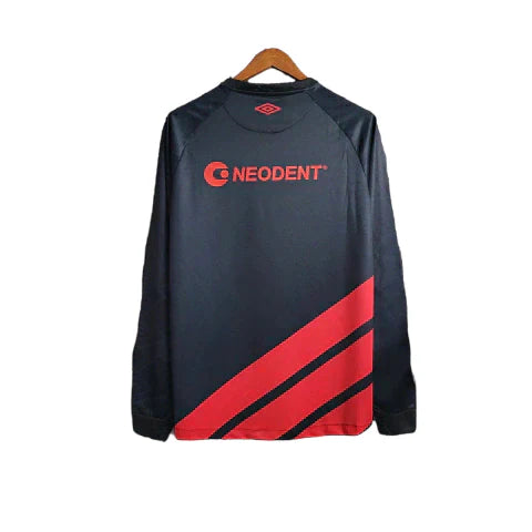 Camisa Athletico Paranaense II 23/24 manga longa - Torcedor Umbro Masculina - Preta com detalhes em vermelho