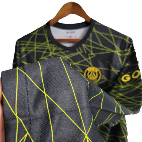 Camisa Paris Saint-Germain IV 23/24 manga longa - Torcedor Nike Masculina - Preta com detalhes em amarelo