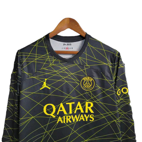 Camisa Paris Saint-Germain IV 23/24 manga longa - Torcedor Nike Masculina - Preta com detalhes em amarelo