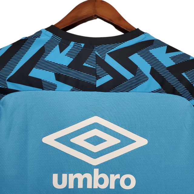 Camisa Grêmio Treino 21/22 - Torcedor Umbro Masculina -Azul com detalhes em tons pretos e azul escuro