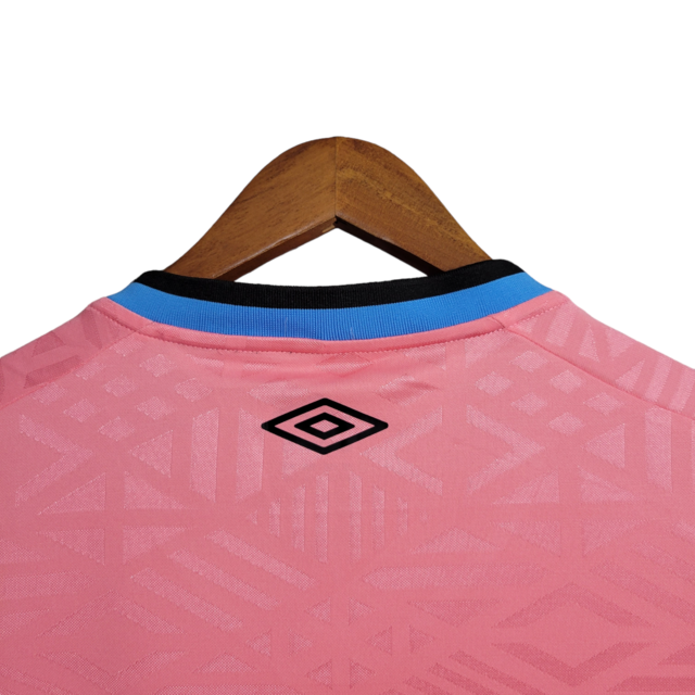Camisa Grêmio Edição especial 22/23 - Torcedor Umbro Masculina - Rosa com detalhes em preto e azul