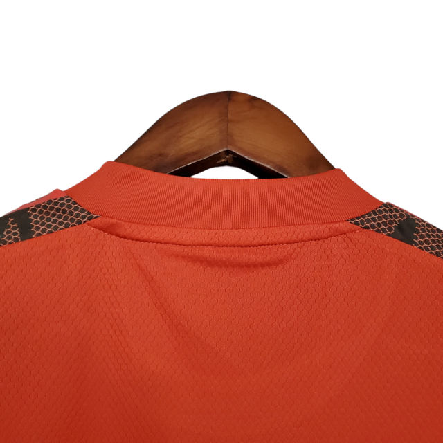 Camisa Regata Flamengo Treino 21/22 Torcedor Masculina - Vermelha com detalhes em preto e branco