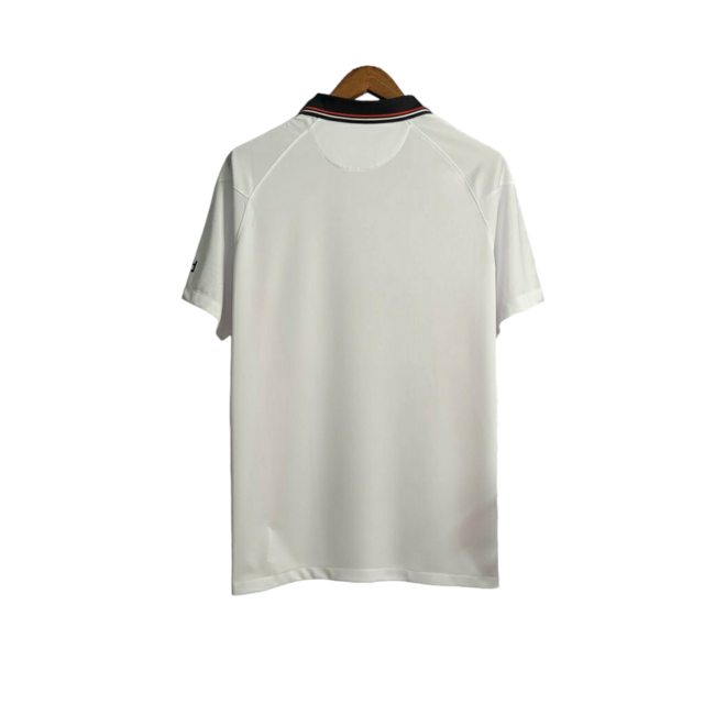 Camisa Frankfurt II 21/22 - Torcedor Nike Masculina - Branca com detalhes em preto e vermelho