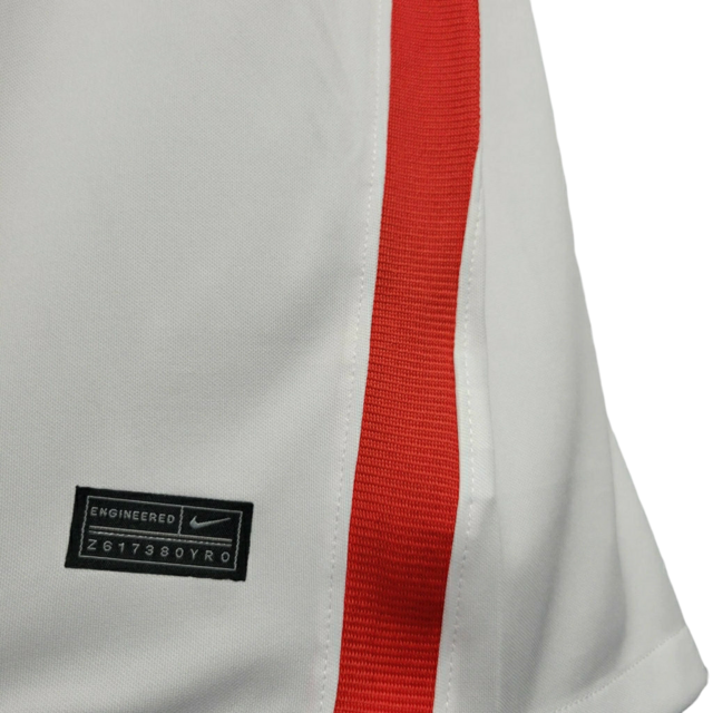 Camisa Frankfurt II 21/22 - Torcedor Nike Masculina - Branca com detalhes em preto e vermelho