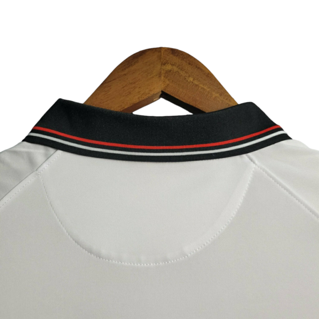 Camisa Frankfurt II 21/22 - Torcedor Nike Masculina - Branca com detalhes em preto e vermelho