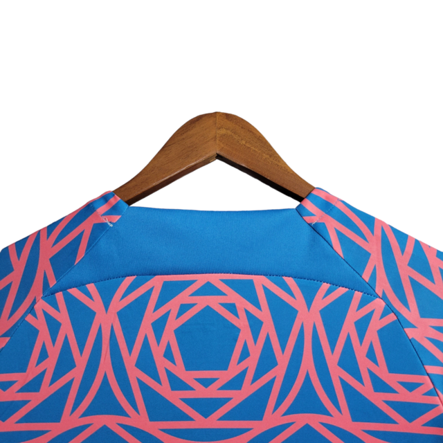 Camisa Seleção Inglaterra 23/24 - Torcedor Nike Masculina - Azul com detalhes em laranja