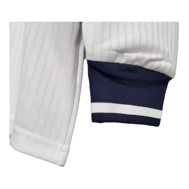 Camisa Retrô Seleção da Inglaterra I 1998 manga longa - Masculina Umbro - Branca com detalhes em azul e vermelho