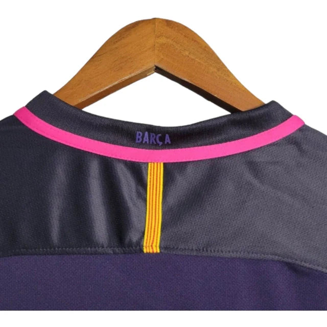 Camisa Retrô Barcelona 2016/2017 manga longa - Nike Masculina - Roxa com detalhes em rosa