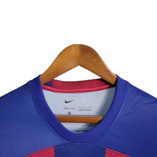 Camisa Barcelona I 23/24 manga longa - Torcedor Nike Masculina - Azul e vermelha