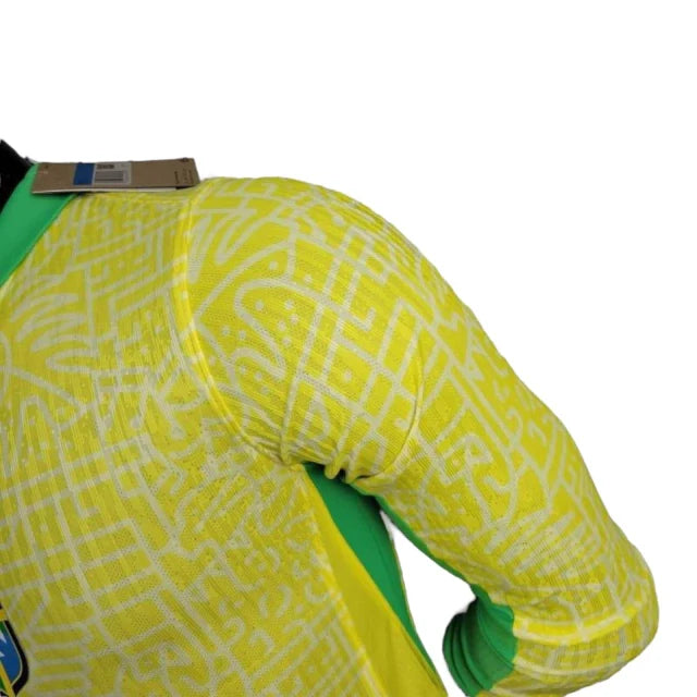 Camisa Seleção Brasileira I 24/25 manga longa - Jogador Nike Masculina - Amarela com detalhes em verde