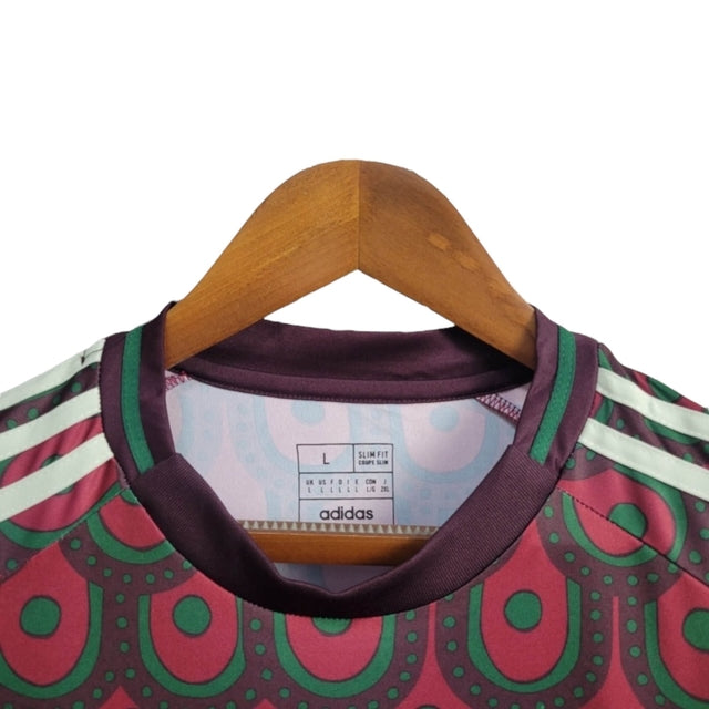 Camisa Seleção do México I 24/25 - Torcedor Adidas Feminina - Vinho com detalhes em vermelho e verde