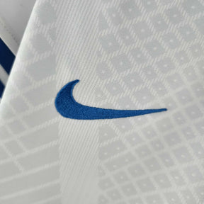 Camisa Seleção do Brasil Edição Especial 22/23 - Torcedor Nike Feminina - Branca com detalhes em azul