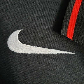 Camisa Frankfurt I 21/22 - Torcedor Nike Masculina - Preta com detalhes em vermelho e branco