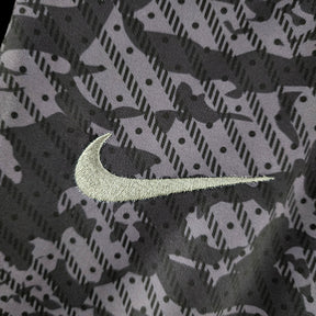 Camisa Seleção do Brasil Edição Especial 22/23 - Torcedor Nike Feminina - Preta com detalhes em cinza