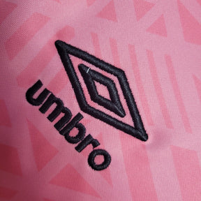 Camisa Grêmio Edição especial 22/23 - Torcedor Umbro Feminina - Rosa com detalhes em azul e preto