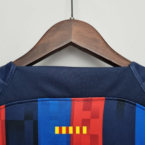 Camisa Barcelona Home 22/23 Torcedor Nike Feminina - Azul Marinho, Azul Royal e Vermelho