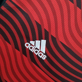 Camisa Flamengo I 22/23 Torcedor Adidas Feminina - Preto e Vermelho