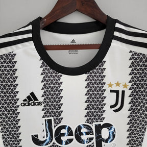Camisa Juventus I 22/23 - Torcedor Adidas Feminina - Branca e preta
