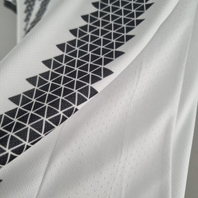 Camisa Juventus I 22/23 - Torcedor Adidas Masculina - Branca e preta