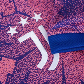 Camisa Juventus III 22/23 - Torcedor Adidas Masculina - Rosa com detalhes em azul