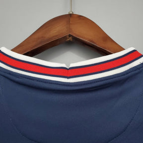Camisa Paris Saint-Germain I 21/22 - Torcedor Nike Masculina - Azul com detalhes em vermelho e branco