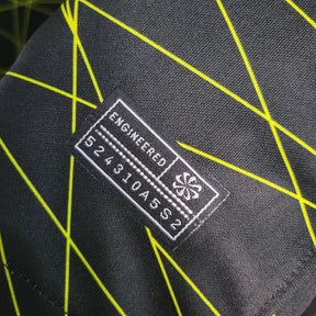Camisa Paris Saint-Germain IV 23/24 manga longa - Torcedor Nike Masculina - Preta com detalhes em amarelo