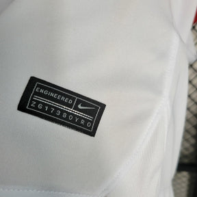 Camisa Red Bull Leipzig I 23/24 - Torcedor Nike Masculina - Branca com detalhes em vermelho