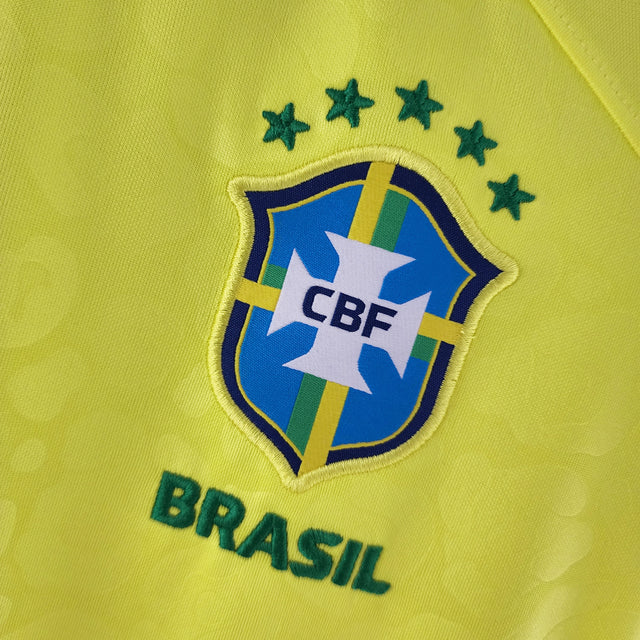 Camisa Seleção Brasileira I 2022 - Torcedor Nike Feminina - Amarela com detalhes em verde