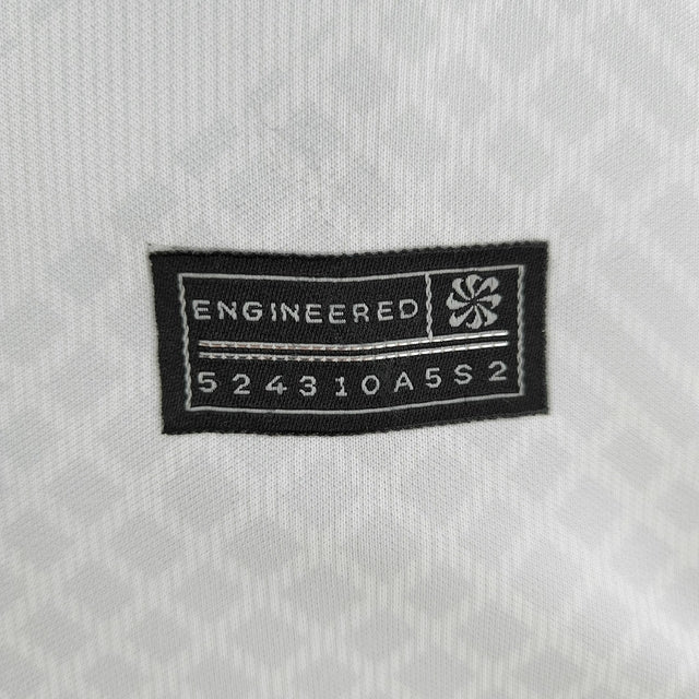 Camisa Seleção do Brasil Edição Especial 22/23 - Torcedor Nike Feminina - Branca com detalhes em azul