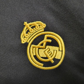 Camisa Real Madrid II 23/24 manga Longa - Torcedor Adidas Masculina - Preta com detalhes em cinza