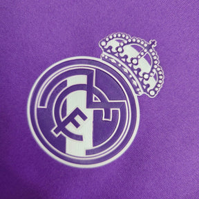 Camisa Retrô Real Madrid II 2017/2018 manga longa - Adidas Masculina - Roxa com detalhes em branca