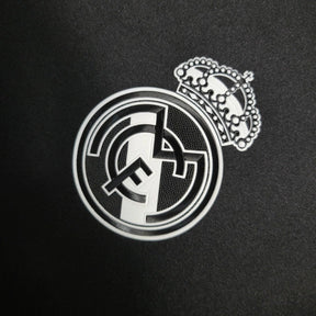 Camisa Retrô Real Madrid II 2016/2017 manga longa - Adidas Masculina - Preta com detalhes em roxo