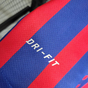 Camisa Retrô Barcelona I 2011/2012 manga longa - Nike Masculina - Vermelha com detalhes em azul