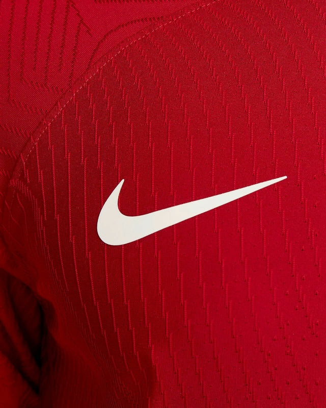 Camisa Liverpool I 23/24 - Torcedor Nike Masculina - Vermelha com detalhes em branco