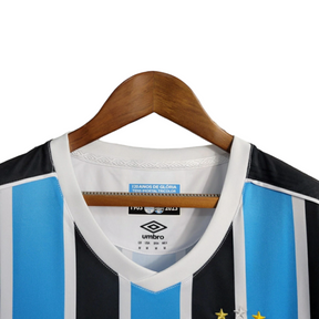 Camisa Grêmio I 23/24 - Torcedor Umbro Feminina - Azul com listras pretas e brancas