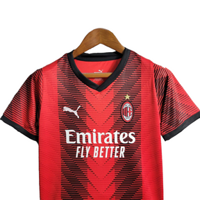Kit Infantil AC Milan I 23/24 - Puma - Vermelho e Preto