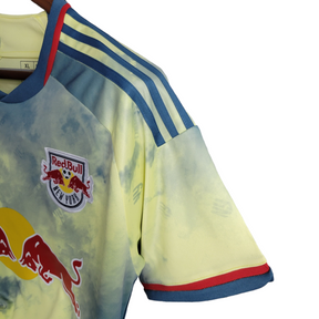 Camisa Red Bull New York Edição Especial New Cow Stadium 23/24 Adidas Torcedor Masculino - Amarela com detalhes em azul e vermelho