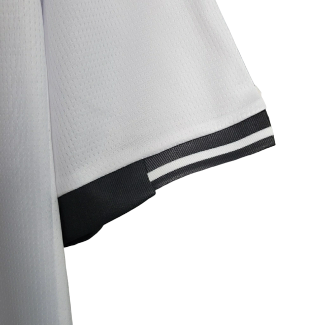 Camisa Vasco da Gama Edição Especial LGBTQIAPN+ 23/24 Kappa Masculino - Branco com detalhes na faixa nas cores de um Arco-íris