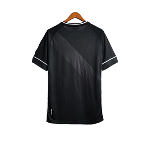 Camisa Vasco da Gama II Edição Especial LGBTQIAPN+ 21/22 Kappa Torcedor Masculina - Preta com detalhes na faixa nas cores de um Arco-íris