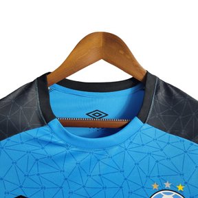Camisa Grêmio Treino 22/23 - Torcedor Umbro Masculina - Azul com detalhes em preto