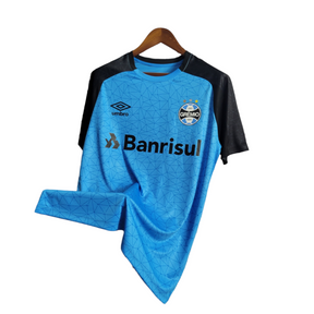 Camisa Grêmio Treino 22/23 - Torcedor Umbro Masculina - Azul com detalhes em preto