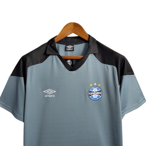 Camisa Grêmio Treino 23/24 - Torcedor Umbro Masculina - Cinza com detalhes em preto