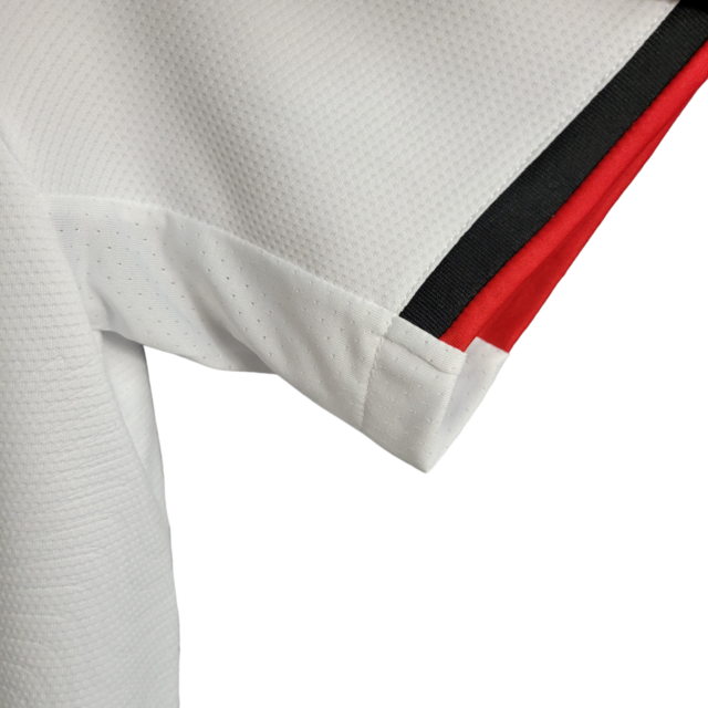 Camisa Flamengo II 22/23 Torcedor Masculina -Branca com detalhes preto e vermelho