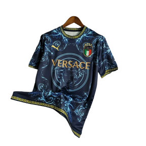 Camisa Itália Edição especial Versace 22/23 - Torcedor Adidas Masculina - Azul com detalhes em dourado