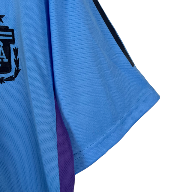 Camisa Seleção da Argentina Treino 23/24 - Torcedor Adidas Masculina - Azul com detalhes em preto
