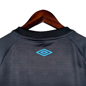 Camisa Grêmio III 23/24 - Torcedor Umbro Feminina - Preta com detalhes em azul
